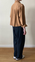Load image into Gallery viewer, [NEW] Semi Cropped Smooth Shirt
