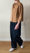 Load image into Gallery viewer, [NEW] Semi Cropped Smooth Shirt