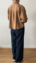 Load image into Gallery viewer, [NEW] Semi Cropped Smooth Shirt