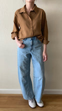 Load image into Gallery viewer, [NEW] Semi Cropped Smooth Shirt