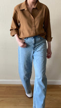 Load image into Gallery viewer, [NEW] Semi Cropped Smooth Shirt