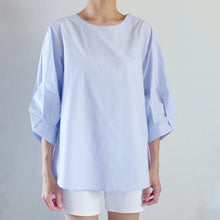 Load image into Gallery viewer, 3/4 Sleeve Round Neck Blouse