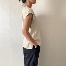 Load image into Gallery viewer, Linen V Neck Blouse