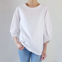 Load image into Gallery viewer, 3/4 Sleeve Round Neck Blouse