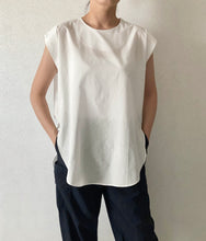 Load image into Gallery viewer, Round Neck Long Blouse (2 colors)