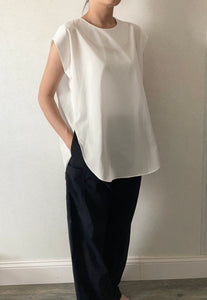 Round Neck Long Blouse (2 colors)